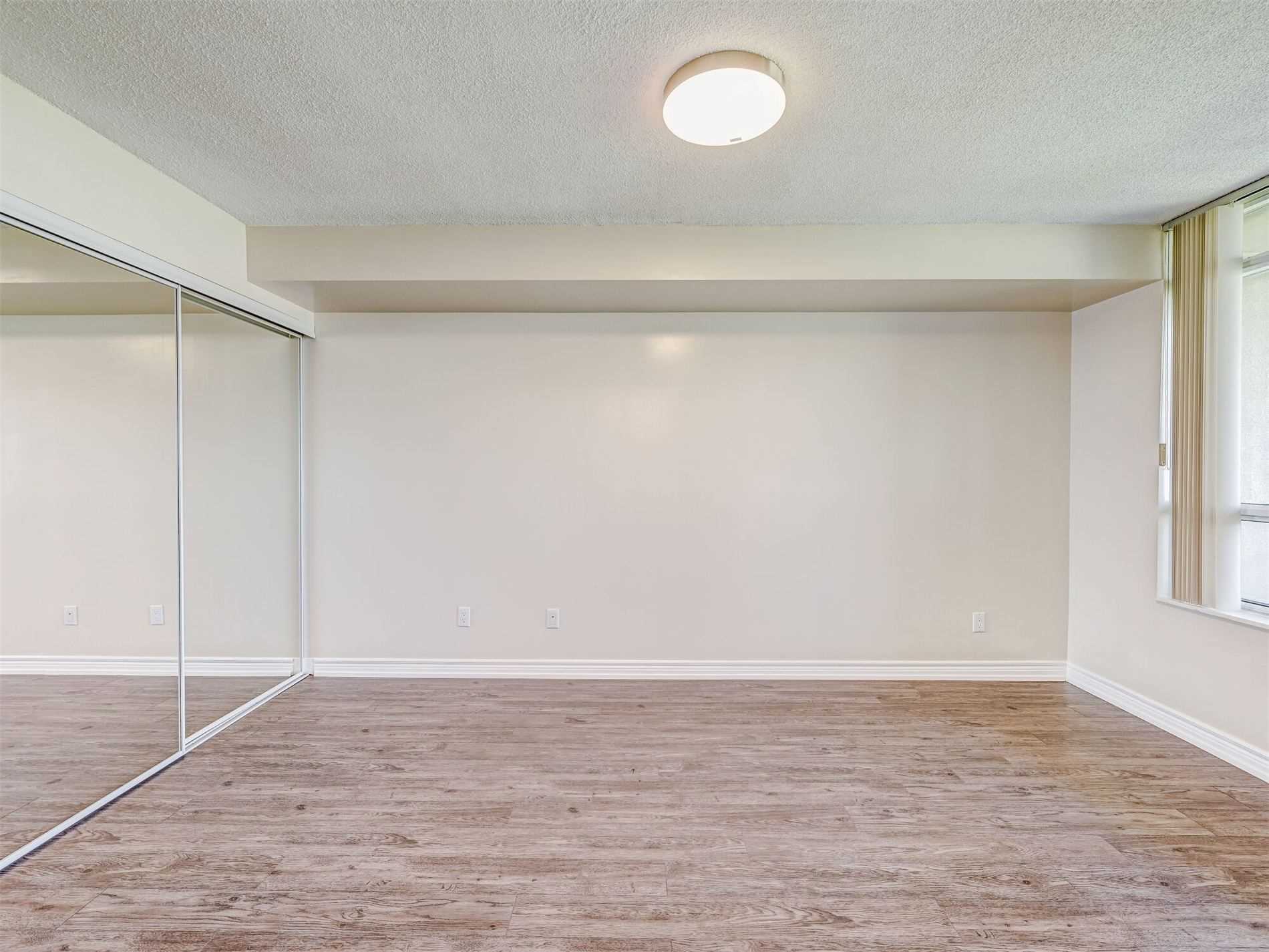 Listing W5901813 - Large Photo # 23