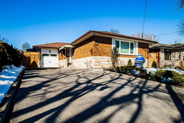 8 Ludstone Dr, Toronto