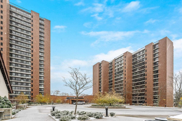 1400 Dixie Rd, Mississauga