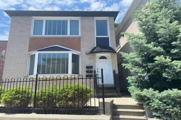 378 Lakeshore Rd W, Mississauga