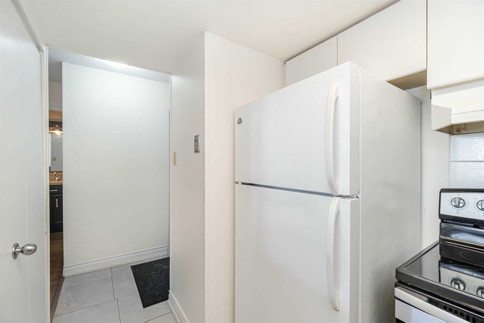 75 King St E, #407