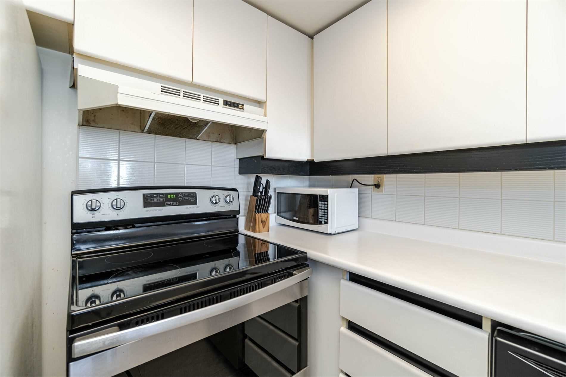75 King St E, #407