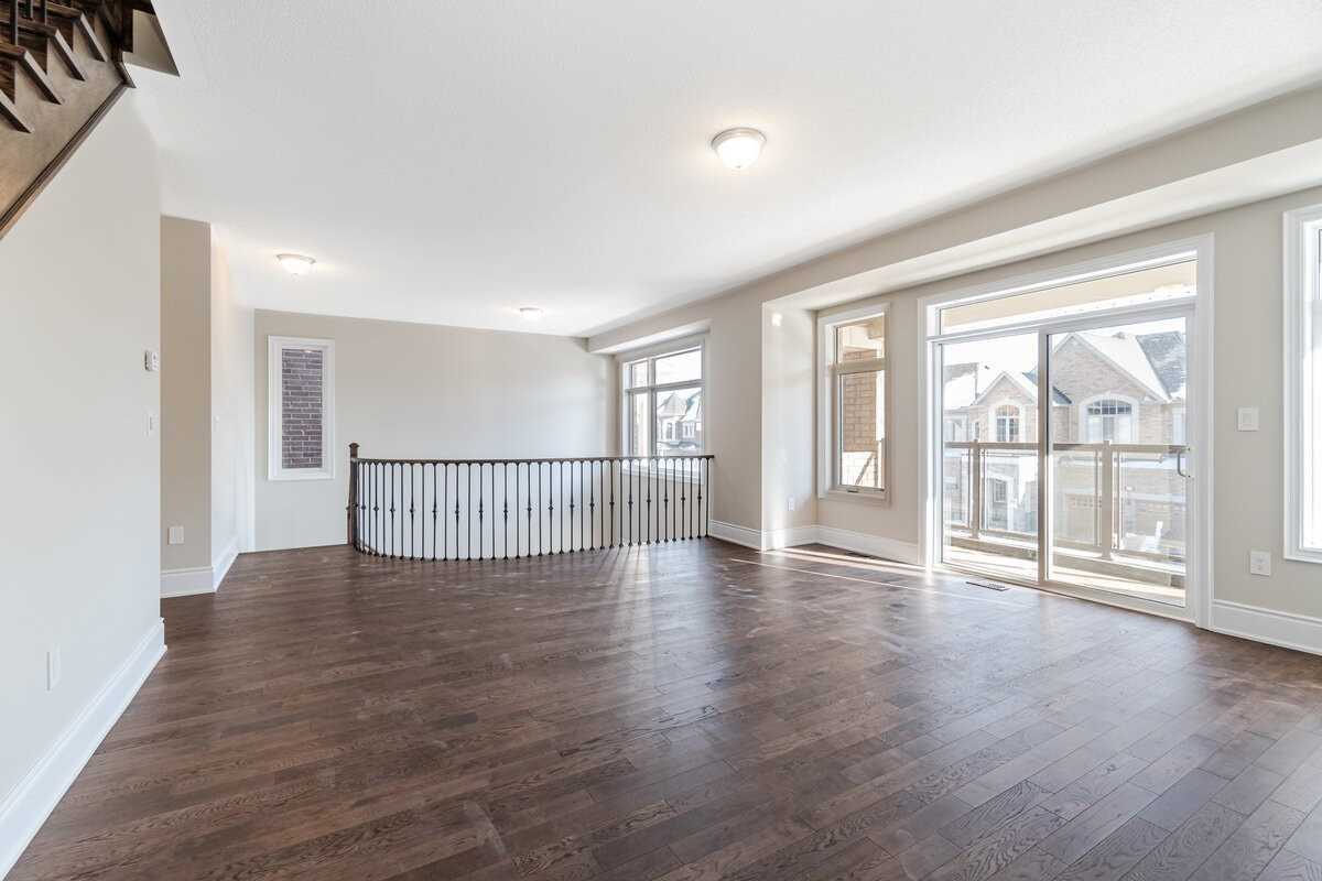 12 Junior Rd