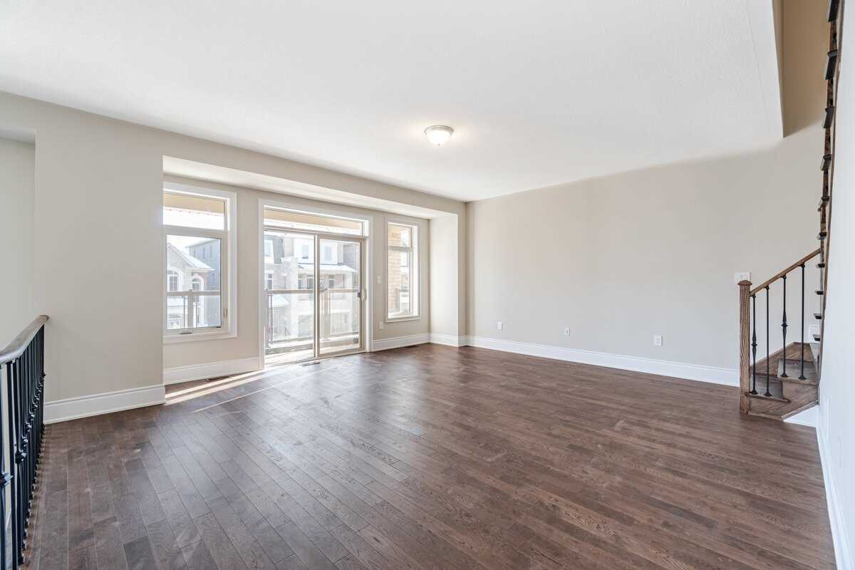 12 Junior Rd