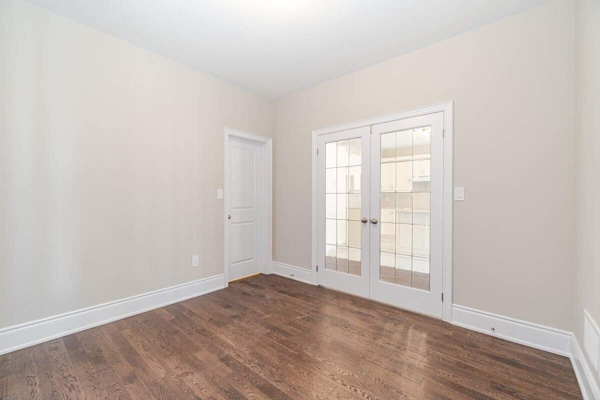12 Junior Rd