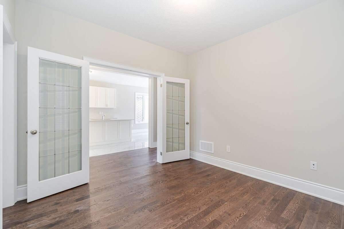 12 Junior Rd