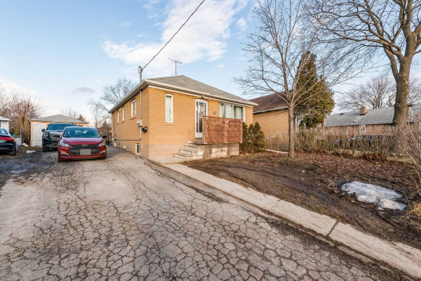 37 Hatfield Cres, Toronto