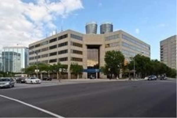 33 City Centre Dr, Mississauga