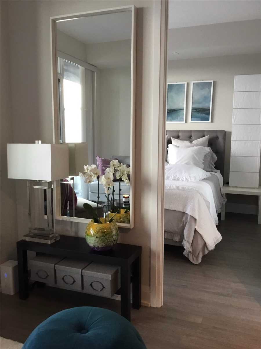 56 Annie Craig Drive, #1011