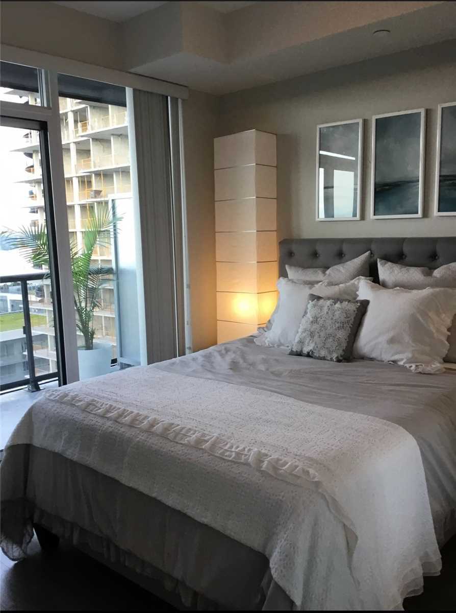 56 Annie Craig Drive, #1011