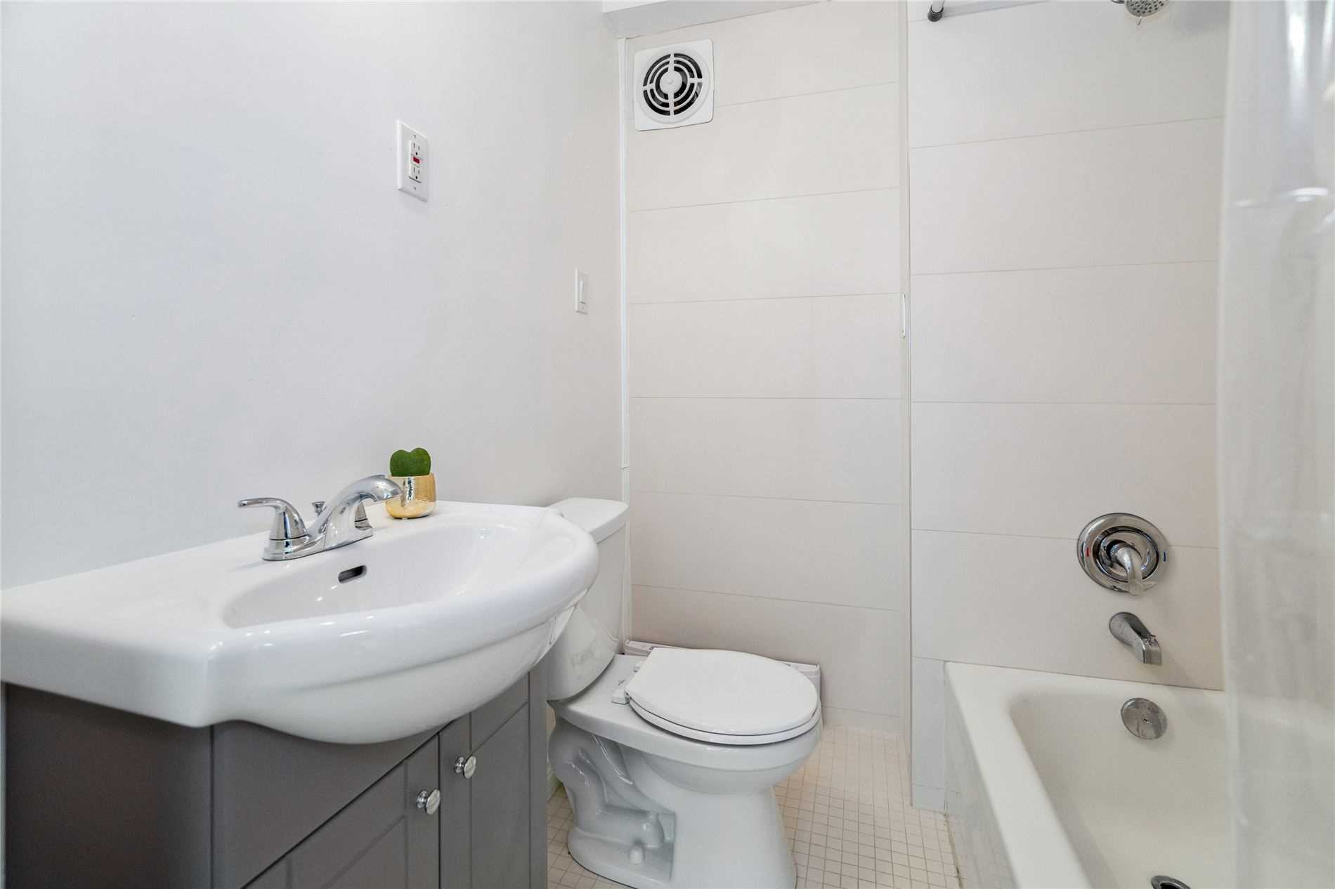1182 Linbrook Road, #4