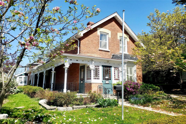 34 Thomas St, Mississauga