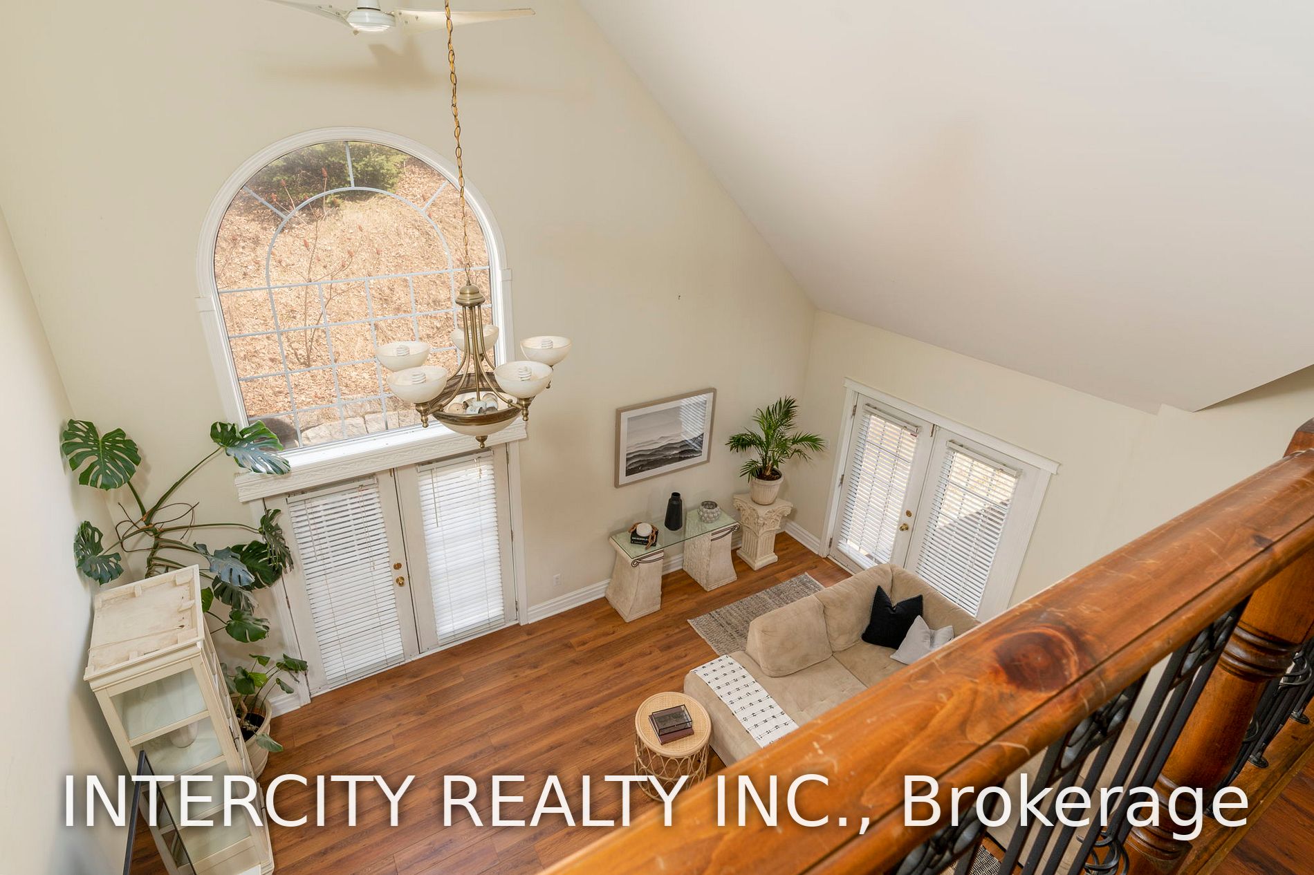 433 King Street E