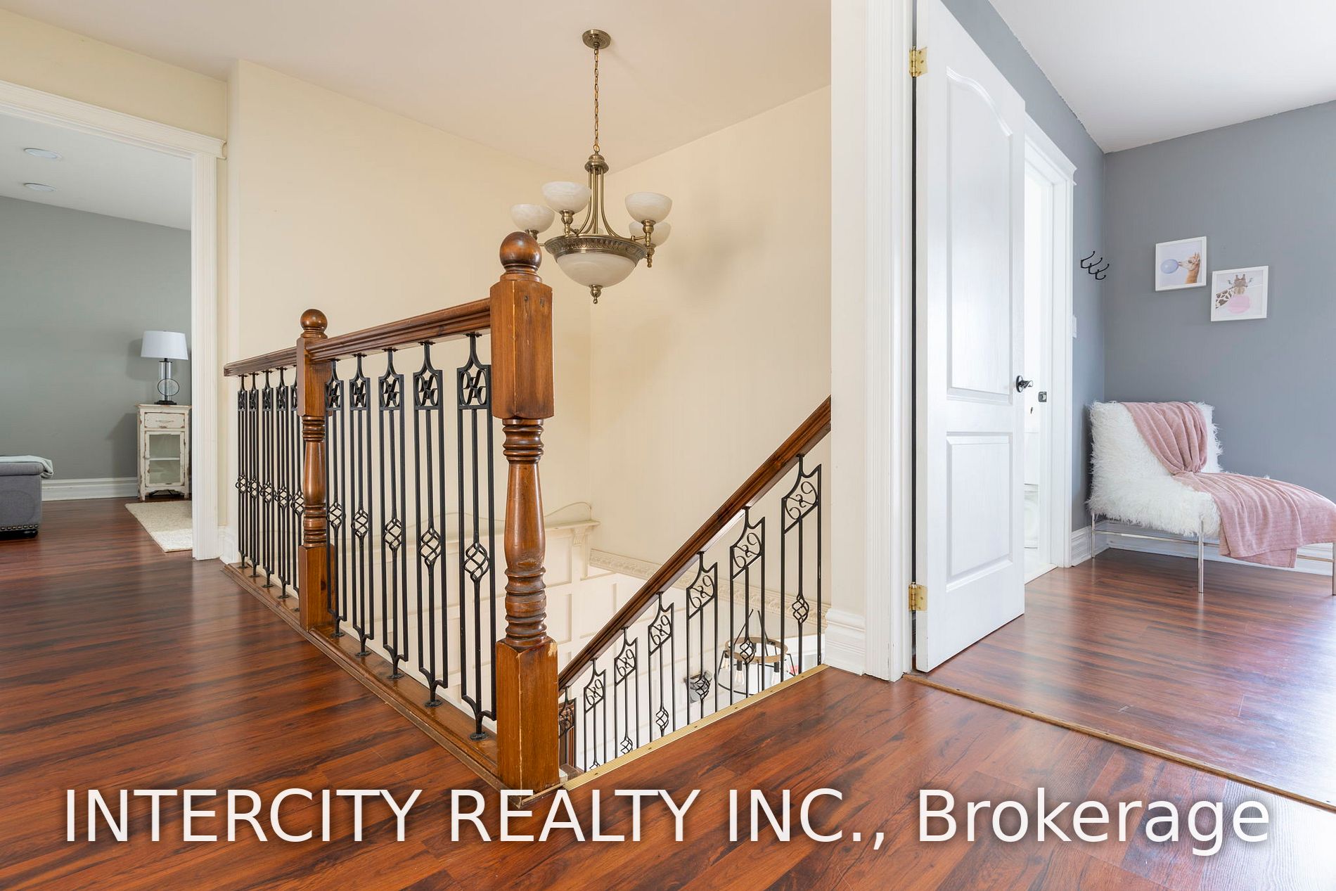 433 King Street E