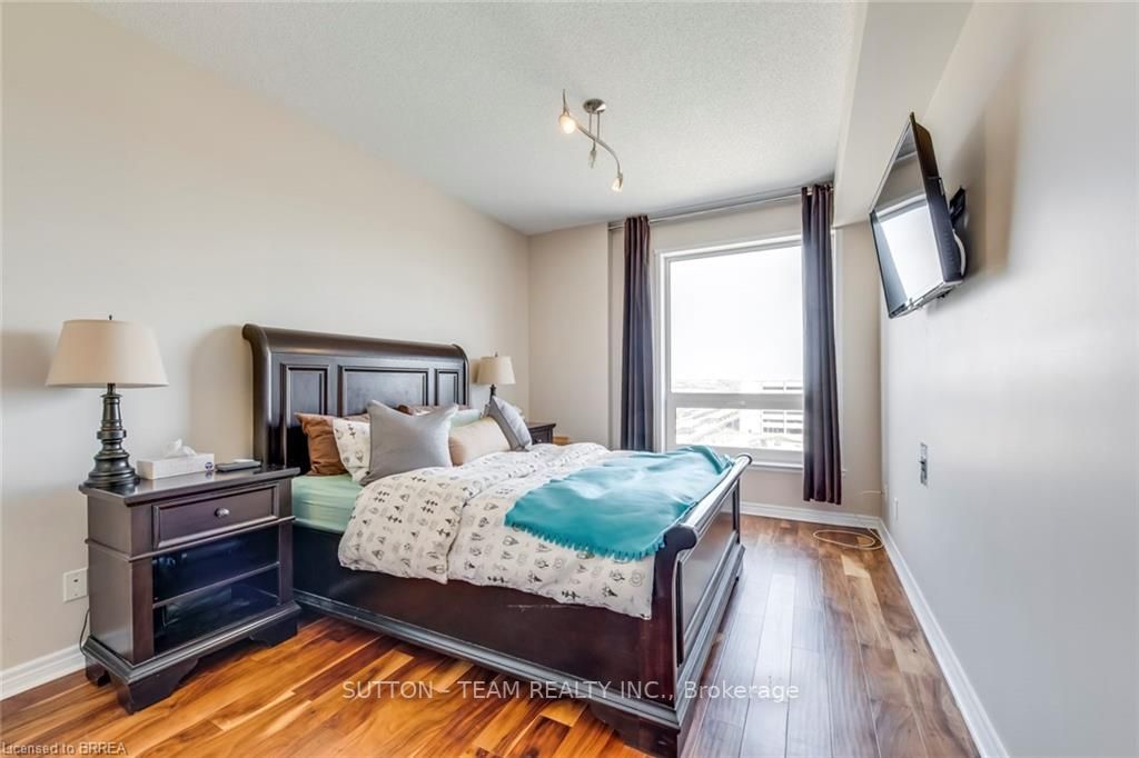 60 Old Mill Rd, #807