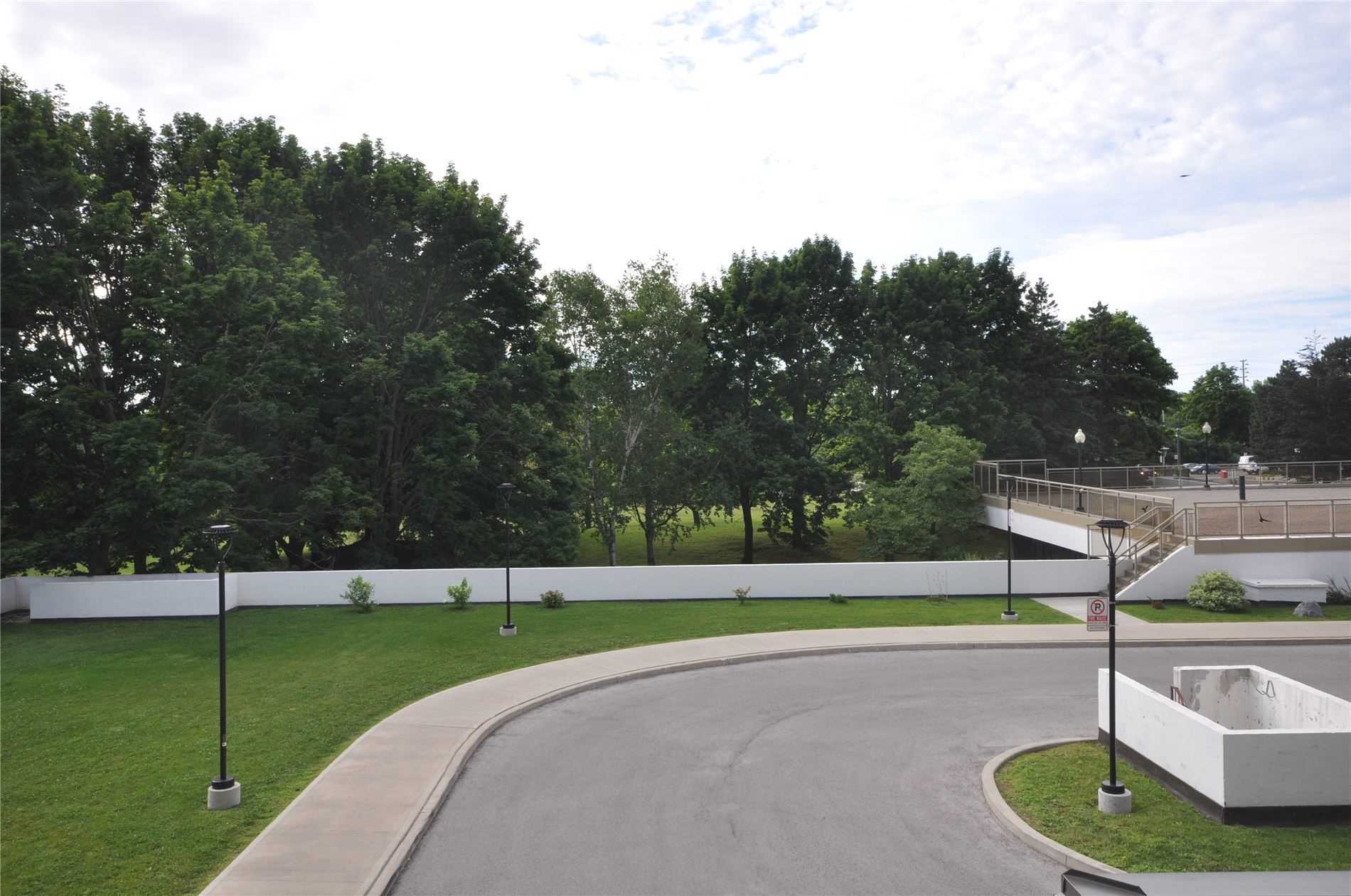 1535 Lakeshore Rd E, #201