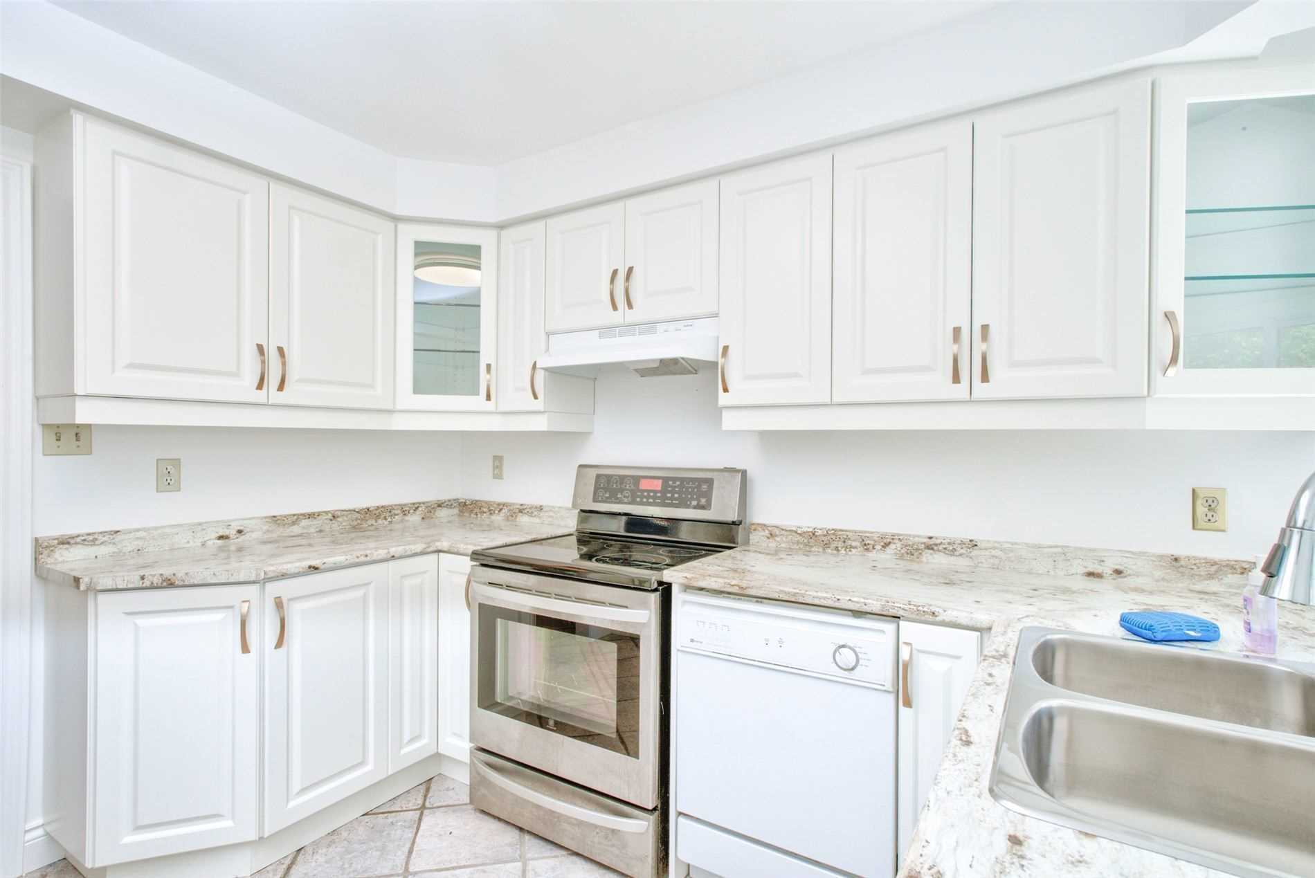 23 Panorama Cres