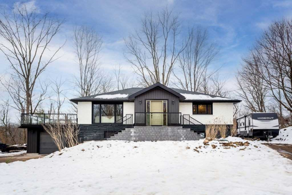 77 Horning Rd, Burlington