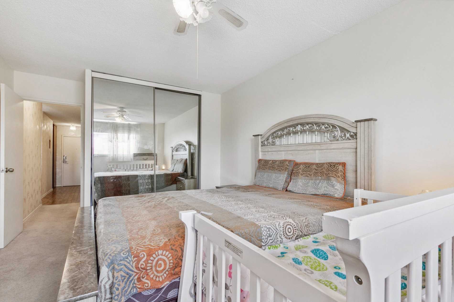 975 Warwick Crt, #1005