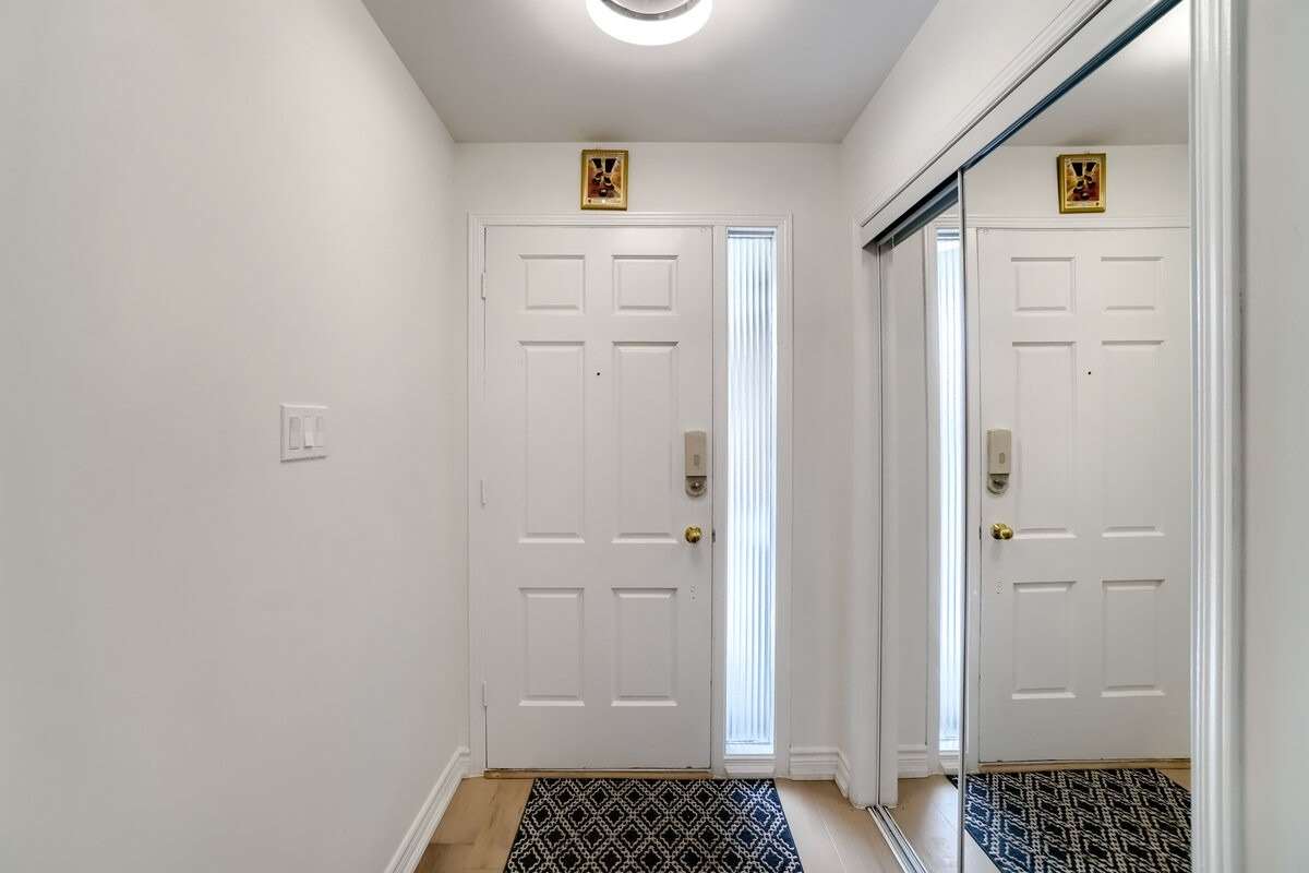 Listing W5908975 - Large Photo # 3