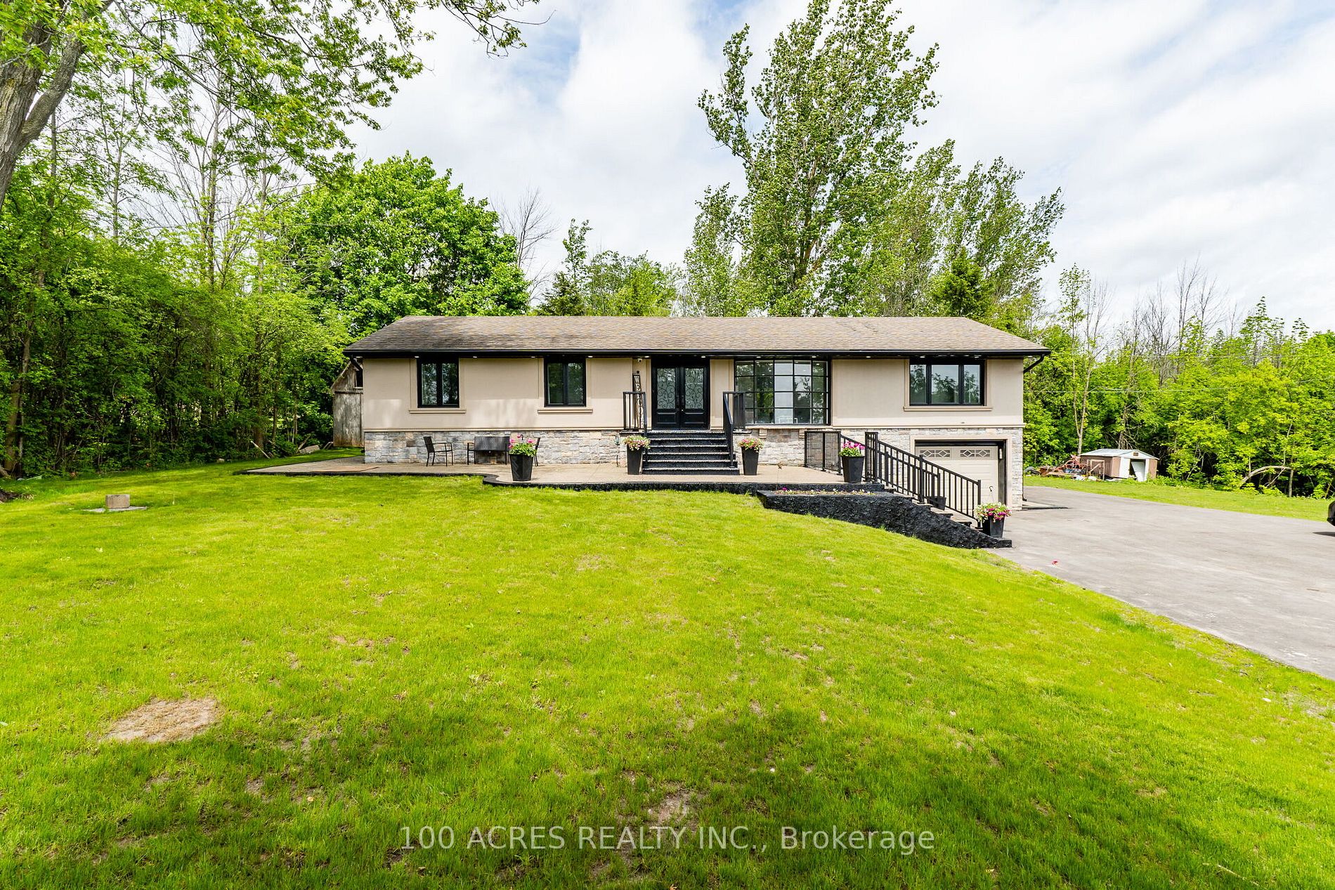 Listing W5909528 - Large Photo # 1