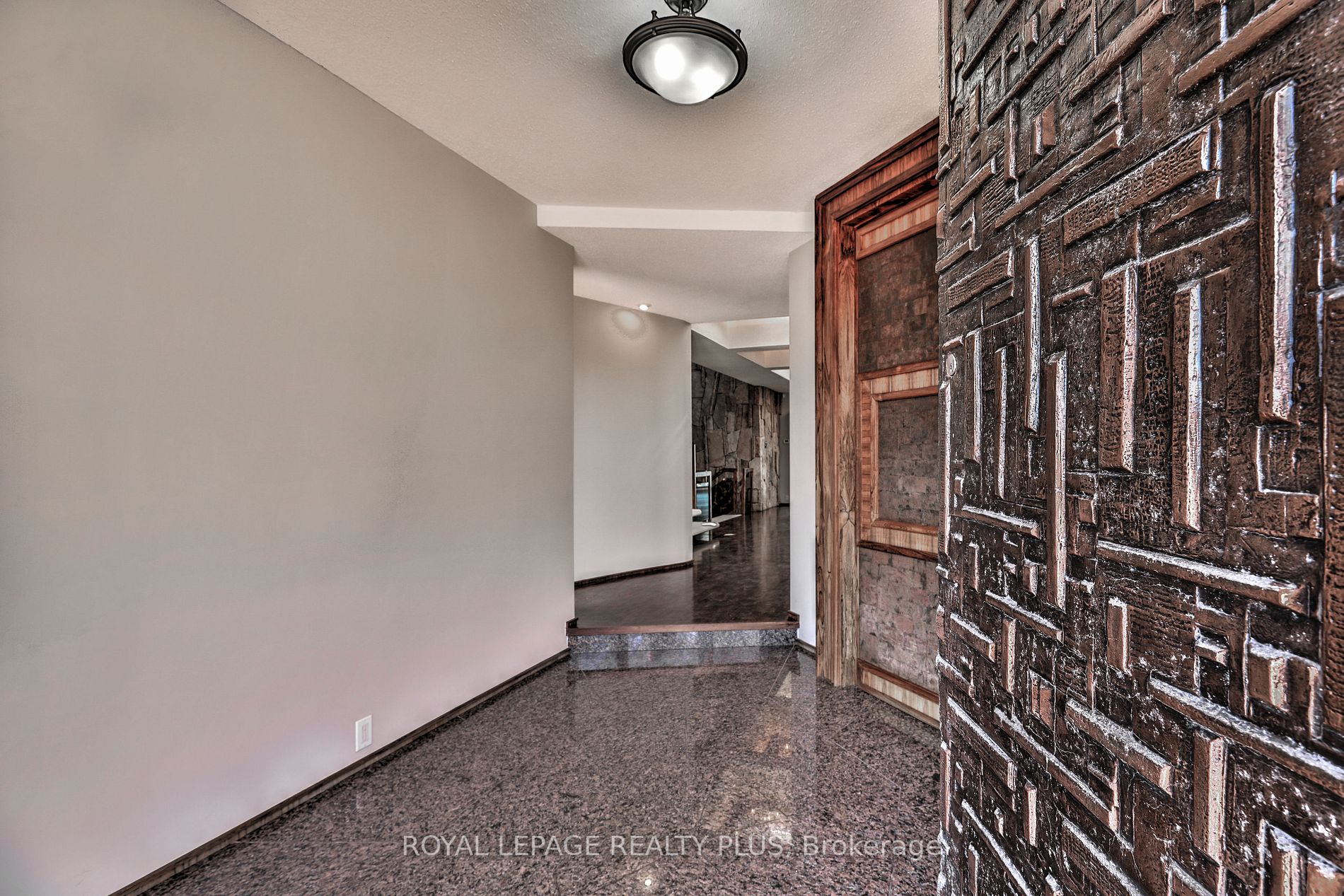 Listing W5909712 - Large Photo # 8