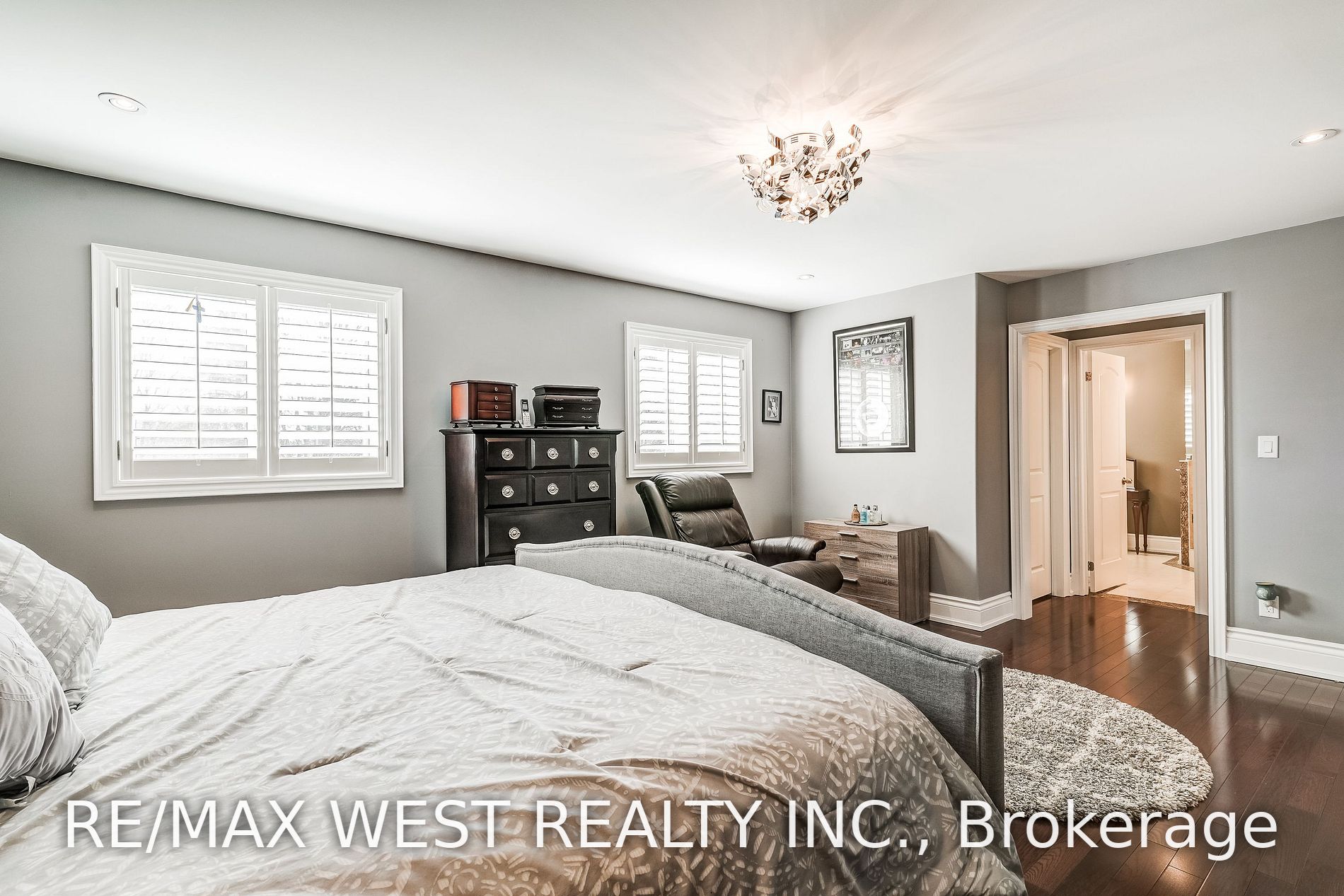 17 Antrim Crt