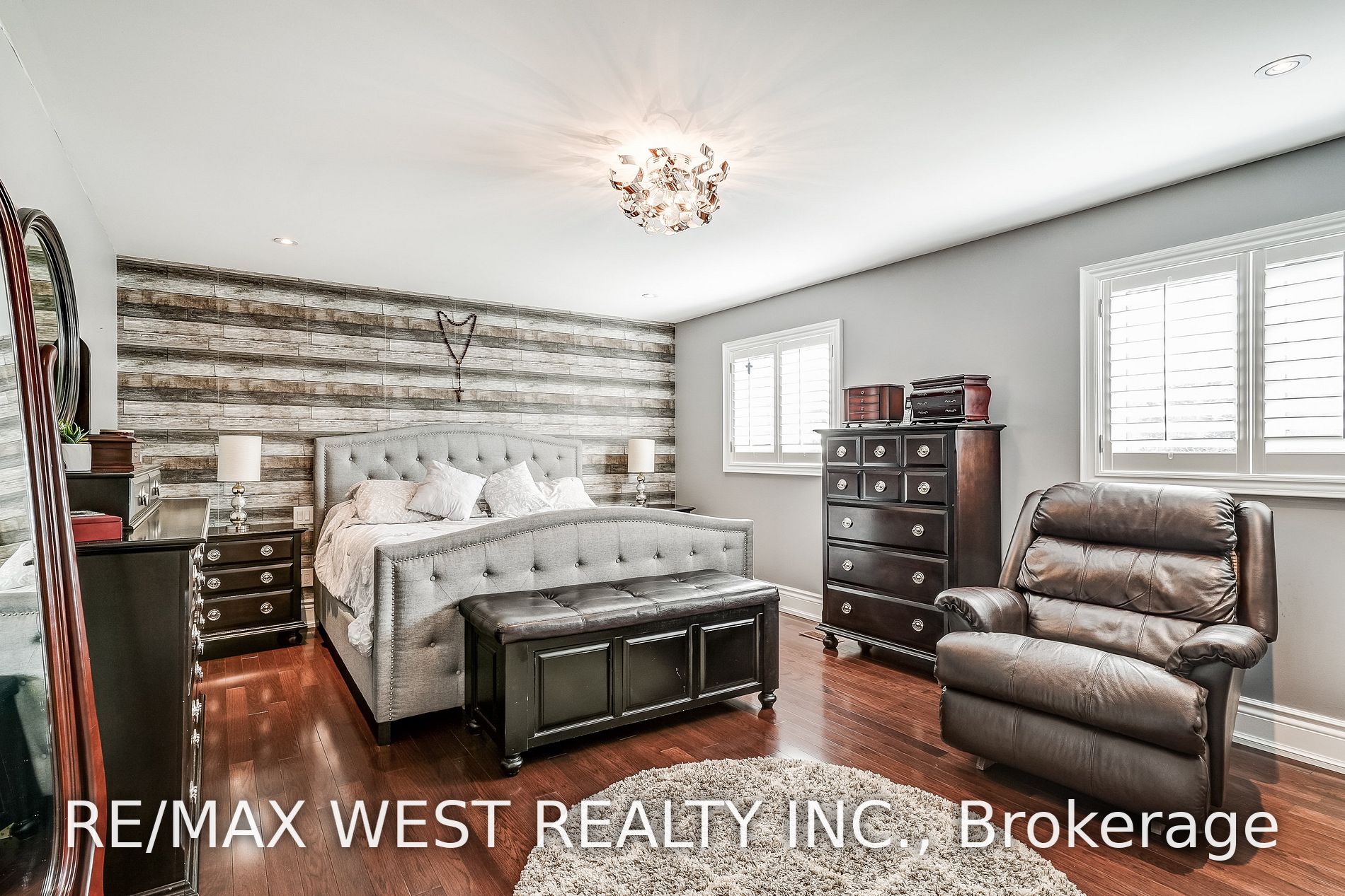 17 Antrim Crt