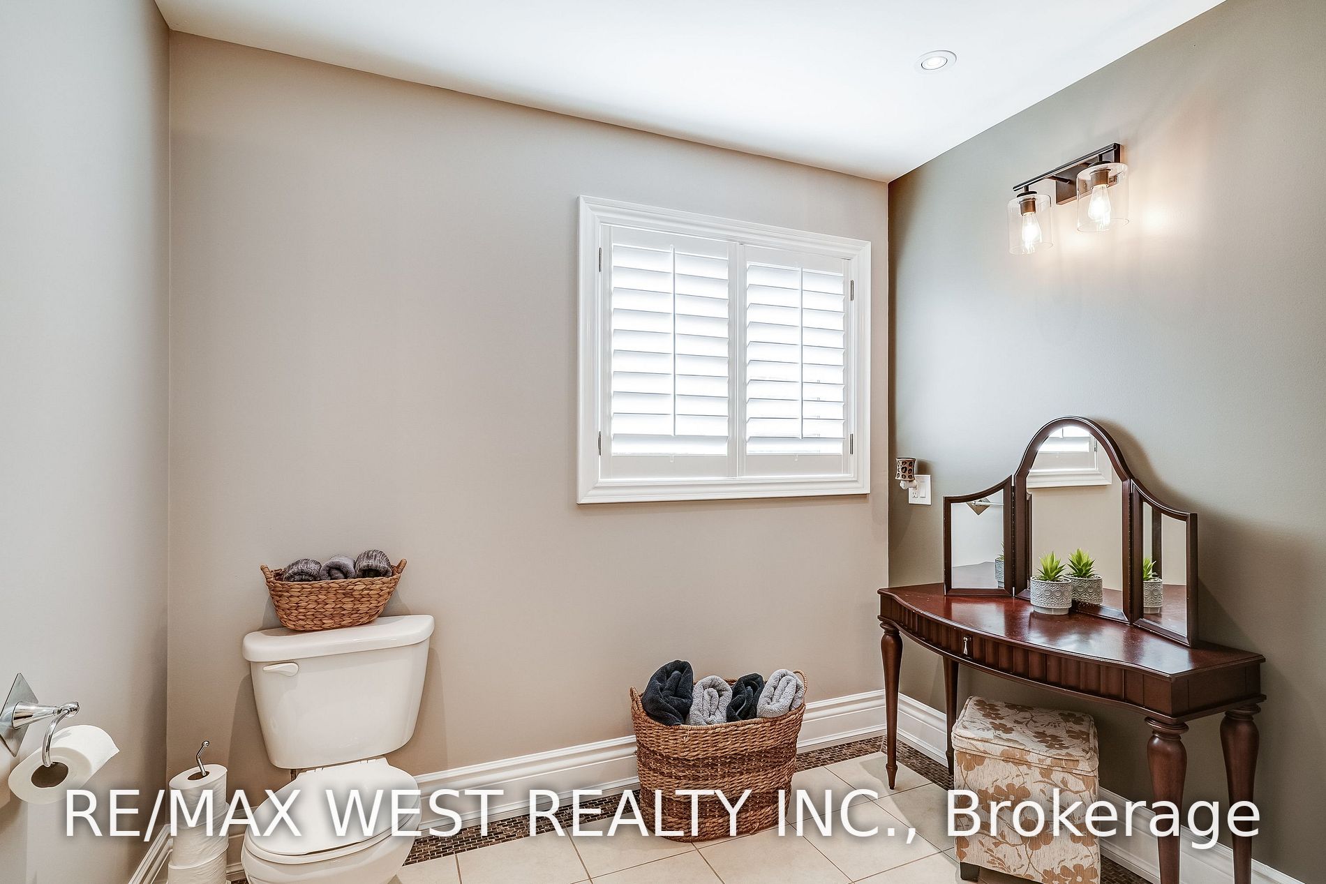 17 Antrim Crt