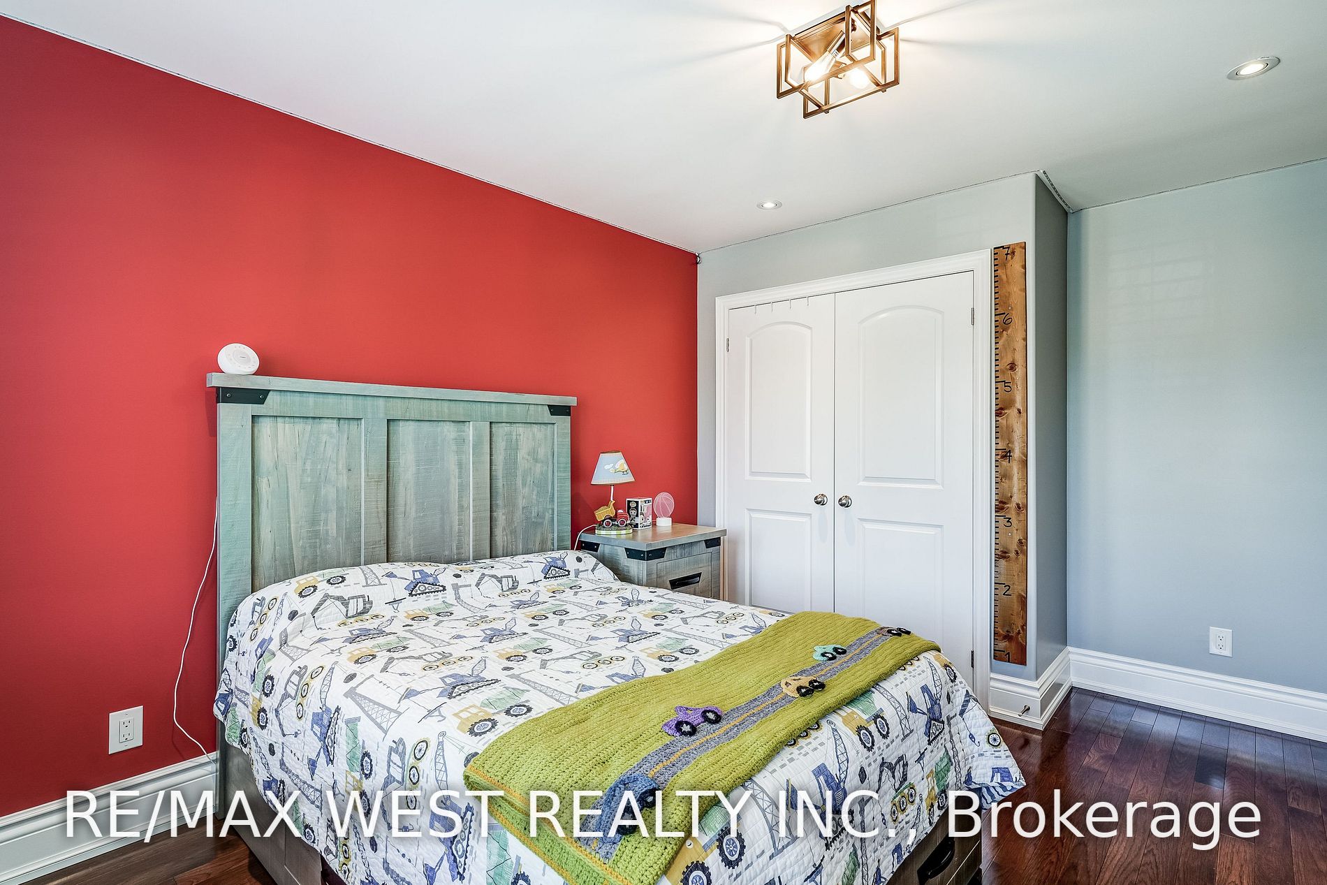 17 Antrim Crt