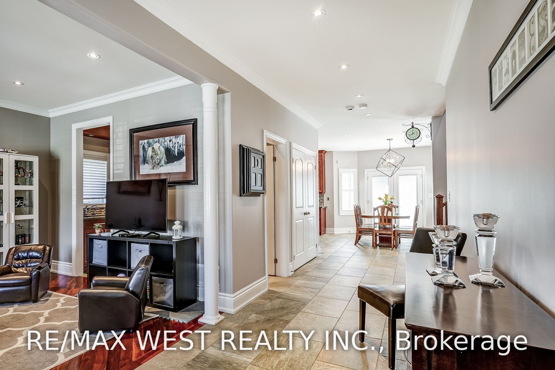 17 Antrim Crt