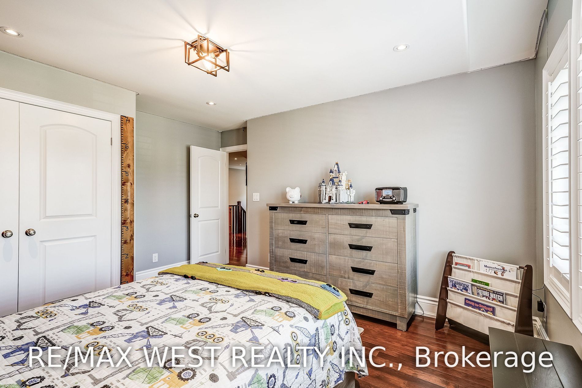 17 Antrim Crt