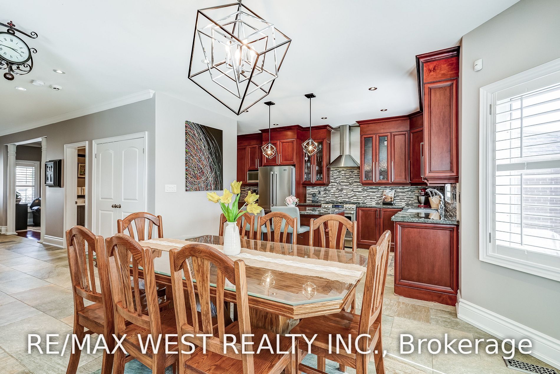 17 Antrim Crt
