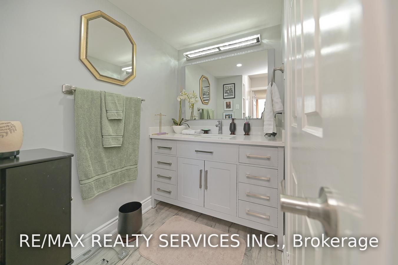 310 Mill St S, #1004