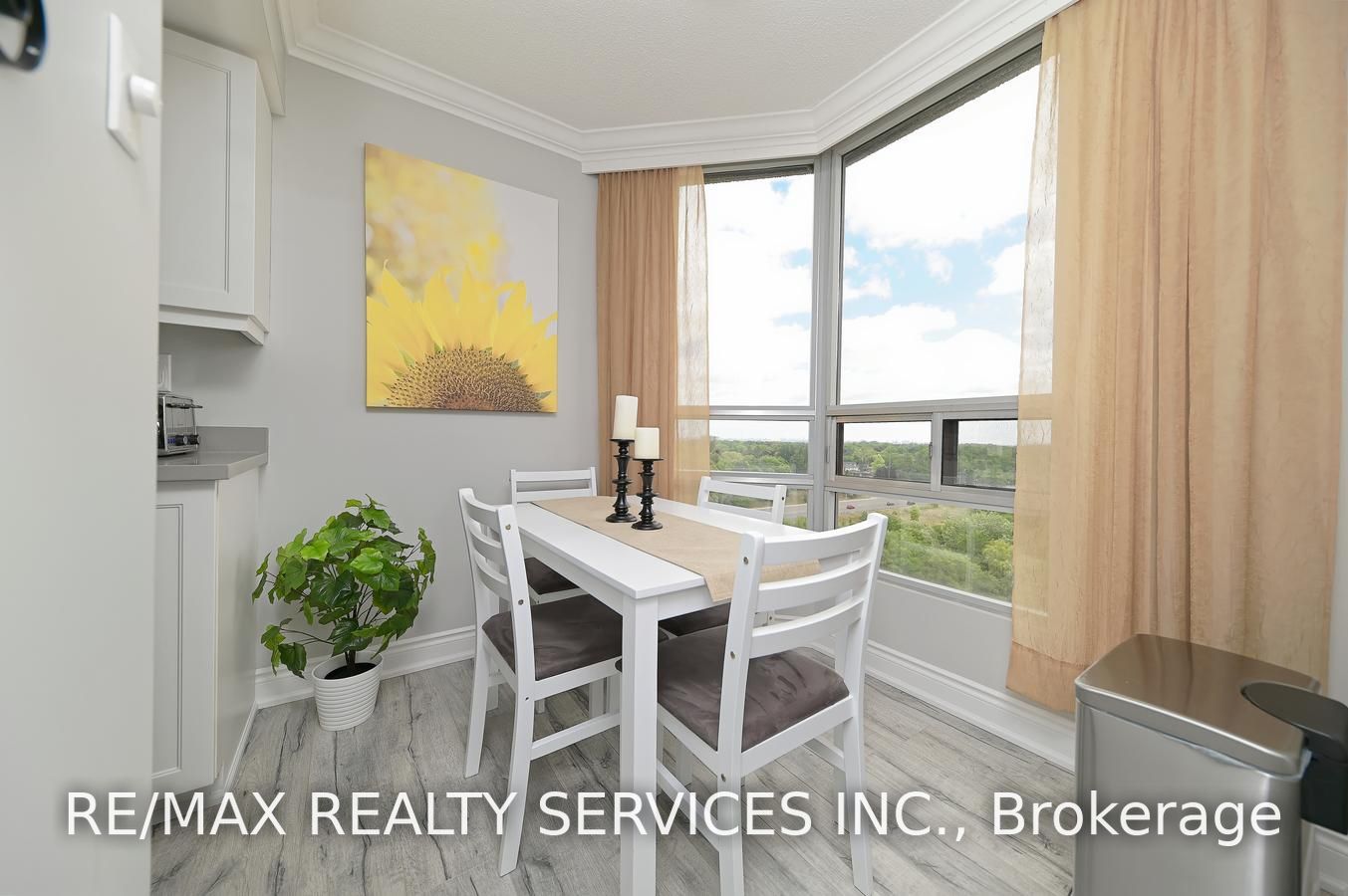 310 Mill St S, #1004