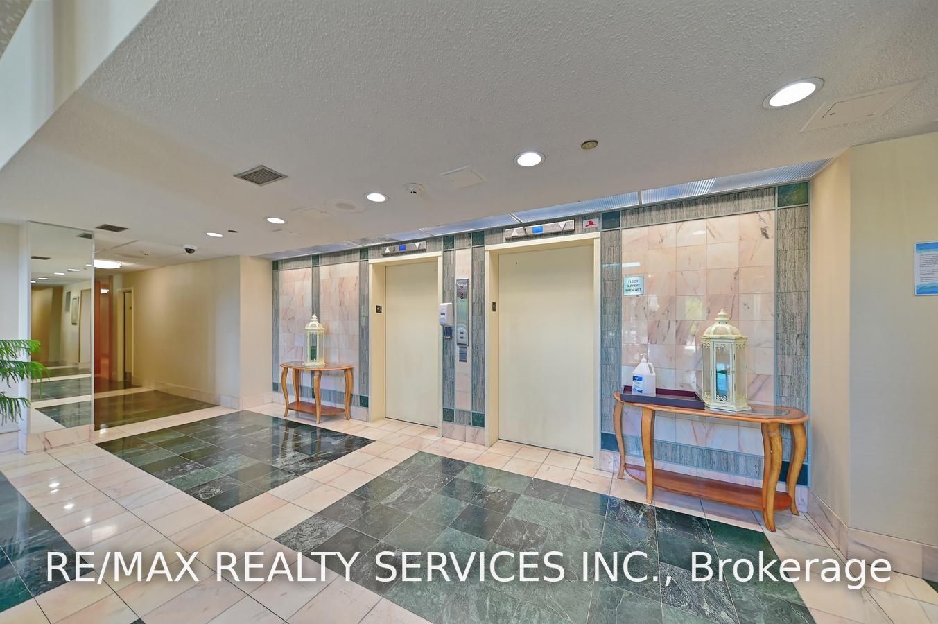 310 Mill St S, #1004