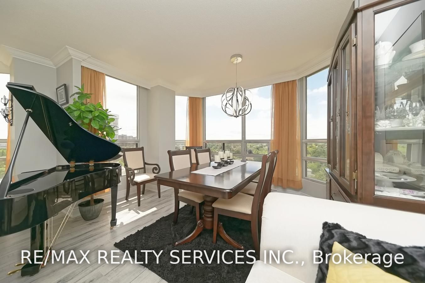 310 Mill St S, #1004