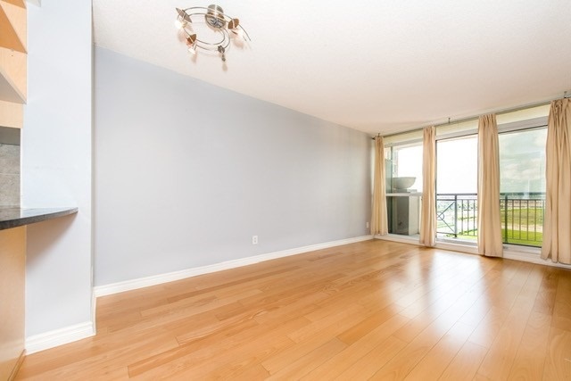Listing W5913235 - Large Photo # 3