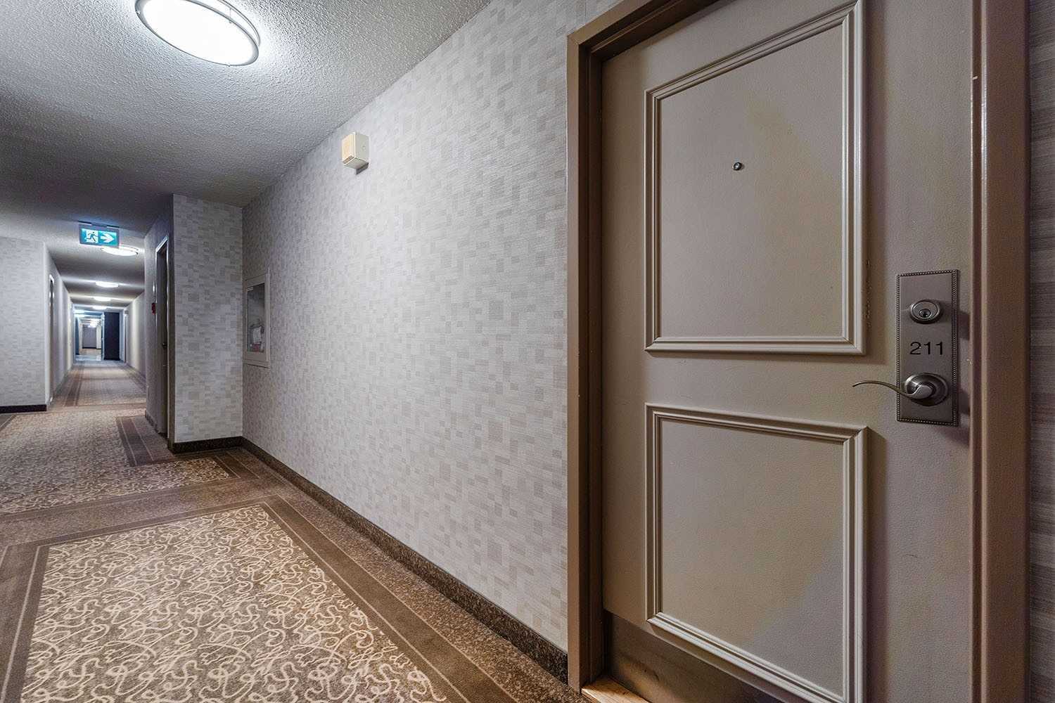 1300 Mississauga Valley Boulevard, #211