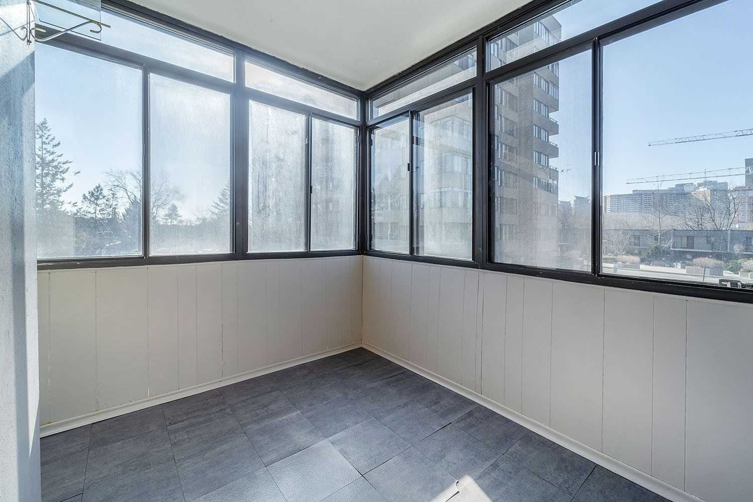 1300 Mississauga Valley Boulevard, #211