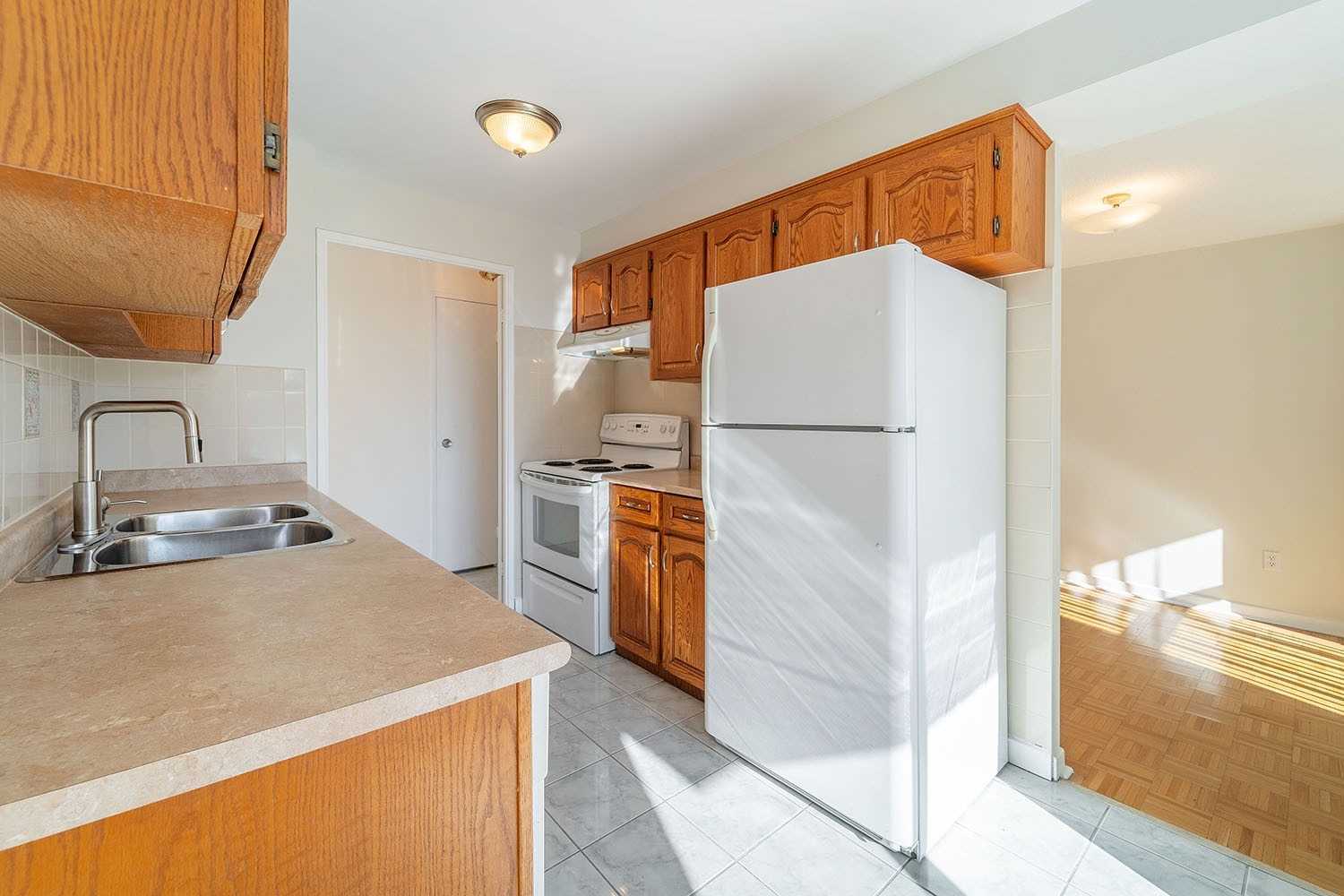1300 Mississauga Valley Boulevard, #211
