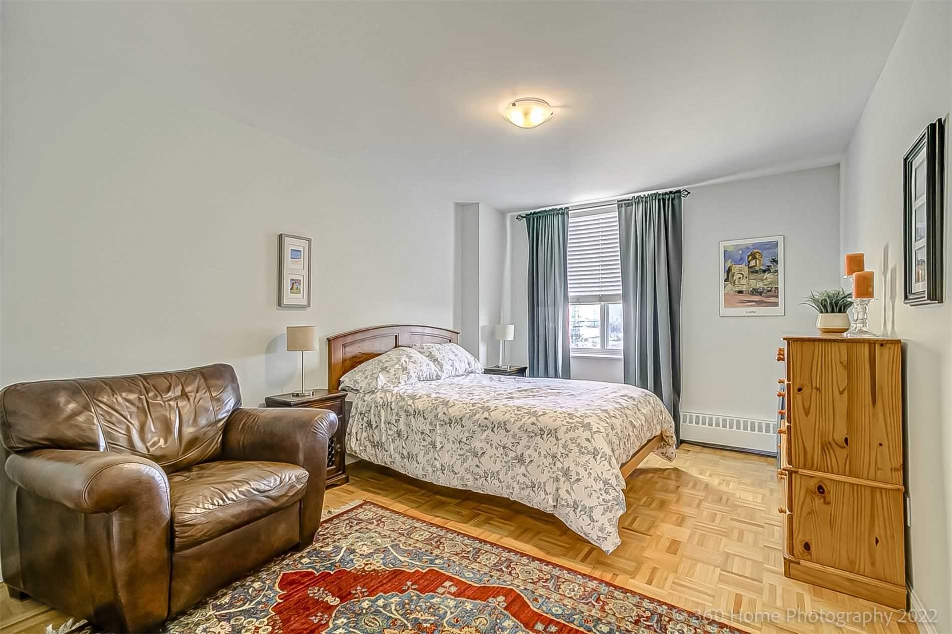 25 Four Winds Dr, #1005