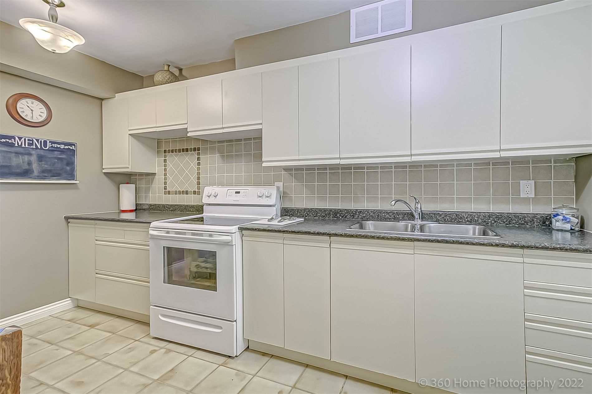 25 Four Winds Dr, #1005