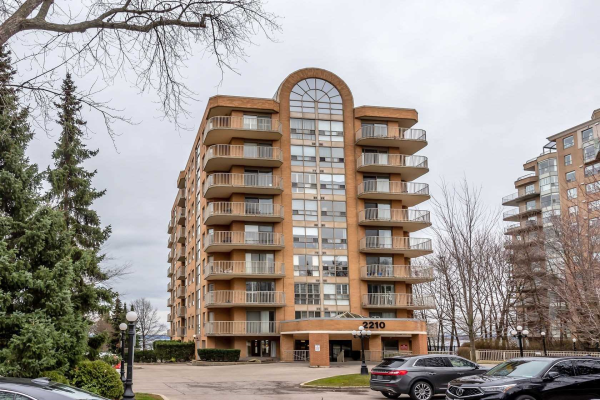 2210 Lakeshore Rd, Burlington