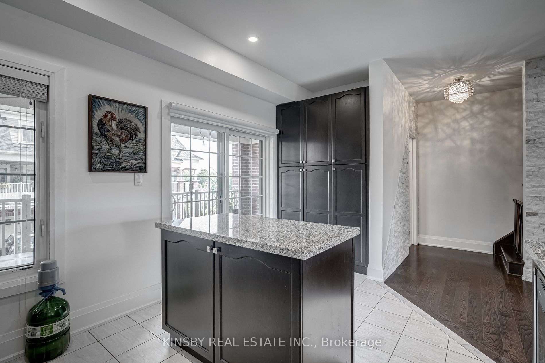 Listing W5914076 - Large Photo # 8
