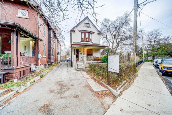195 Oakmount Rd, Toronto
