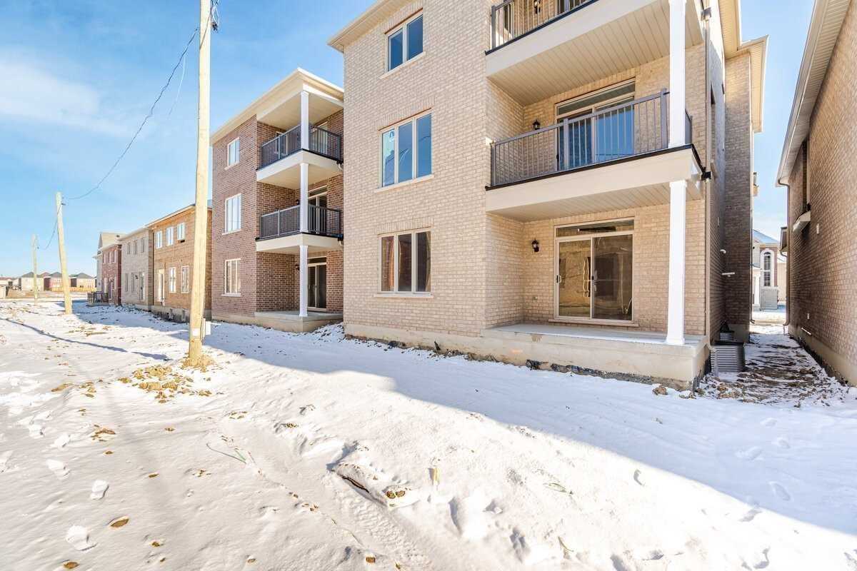 12 Junior Rd