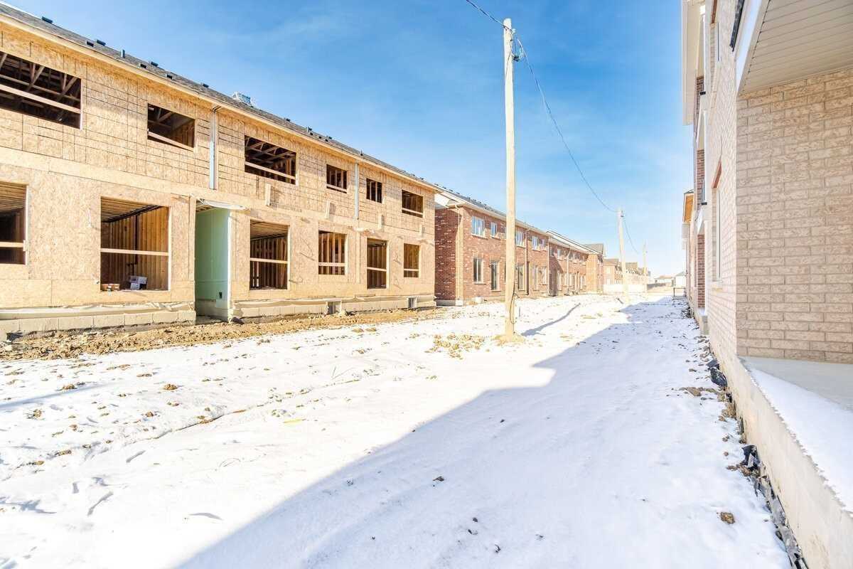 12 Junior Rd