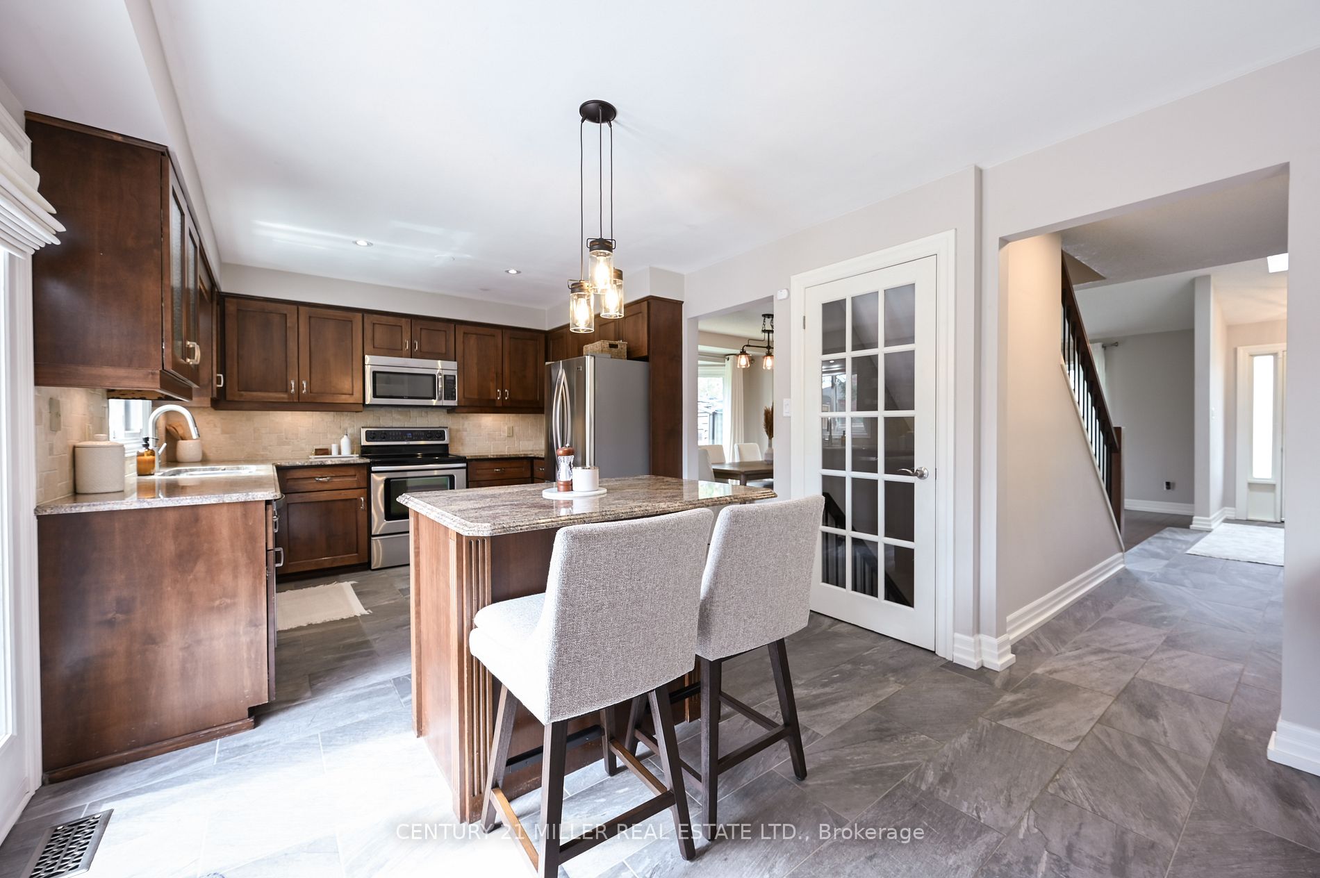 412 Swanson Crt