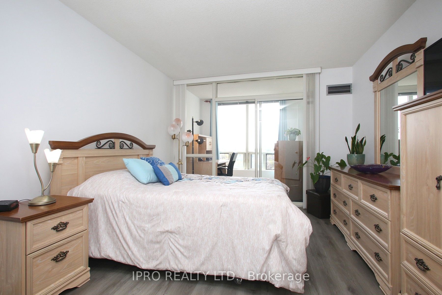 1 Hickory Tree Rd, #1607